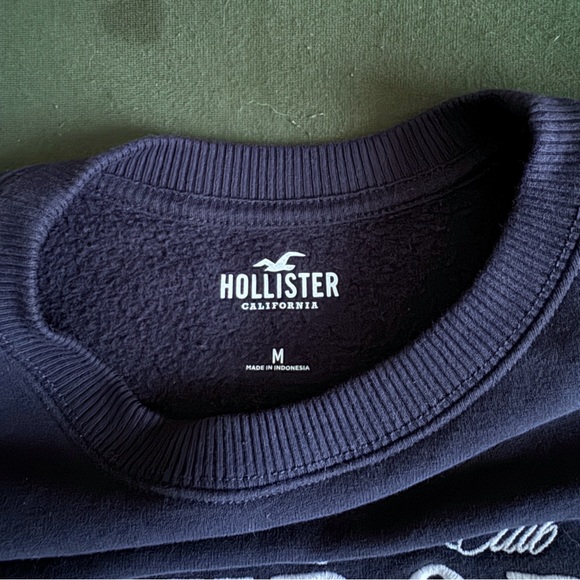 Hollister Newport Embroidered Crewneck - Picture 3 of 6